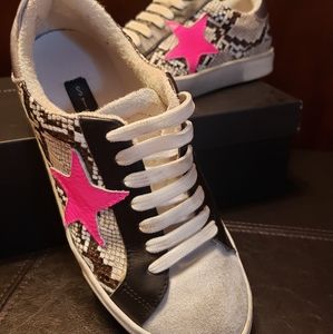 🦊 STEVEN by Steve Madden Rubie Snake Sneaker 🦊